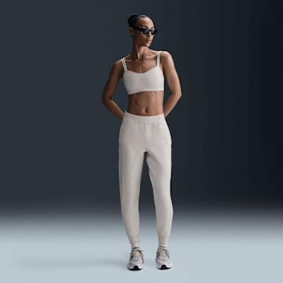 Nike Women's 24.7 ImpossiblySoft Dri-FIT Mid-Rise Jogger Pants Product Image