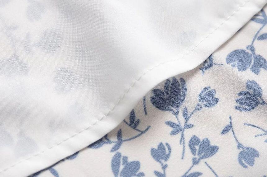 Cap-Sleeve Sweetheart Neckline Floral Print Smocked Midi A-Line Dress Product Image