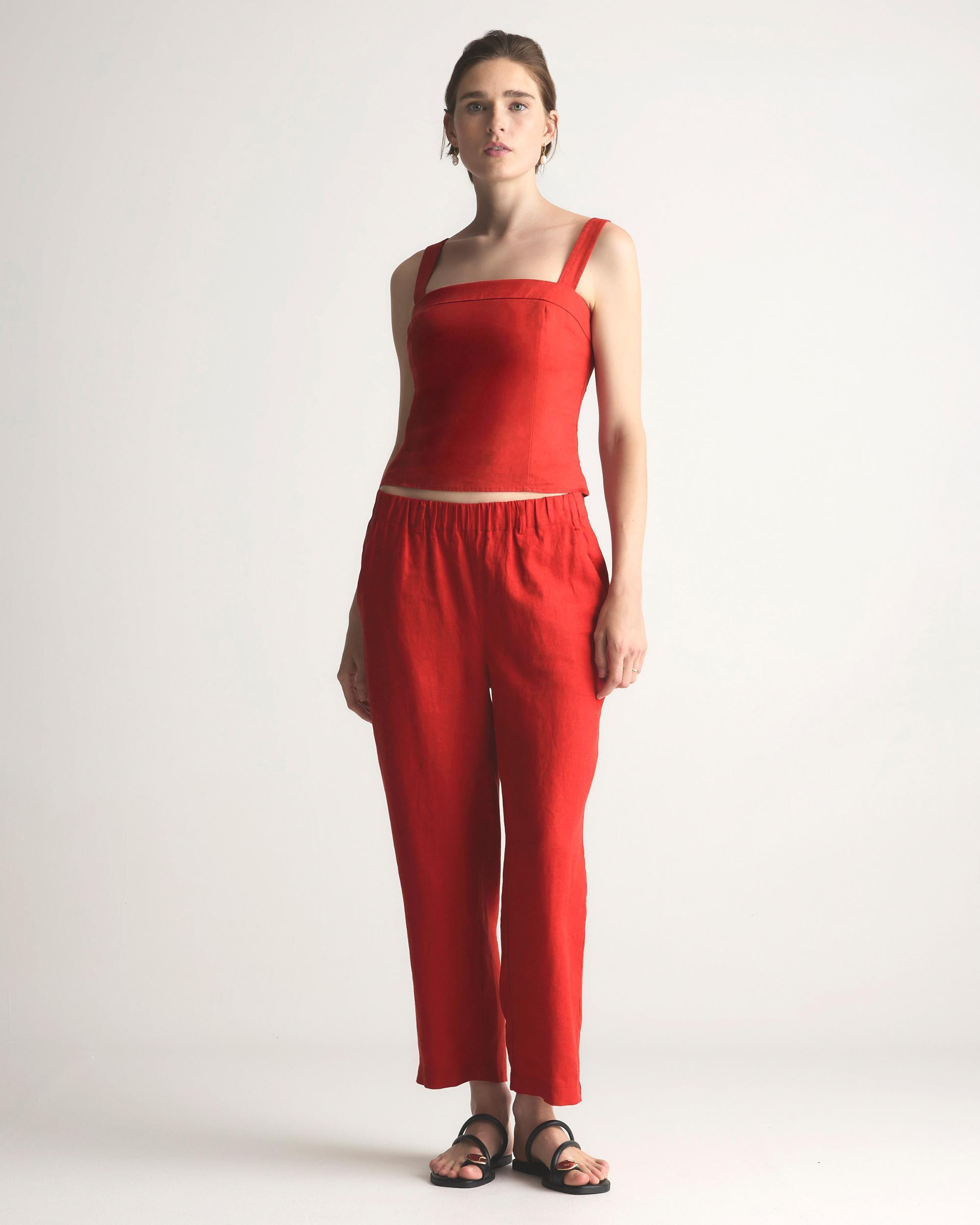 100% European Linen Fitted Tank Product Image