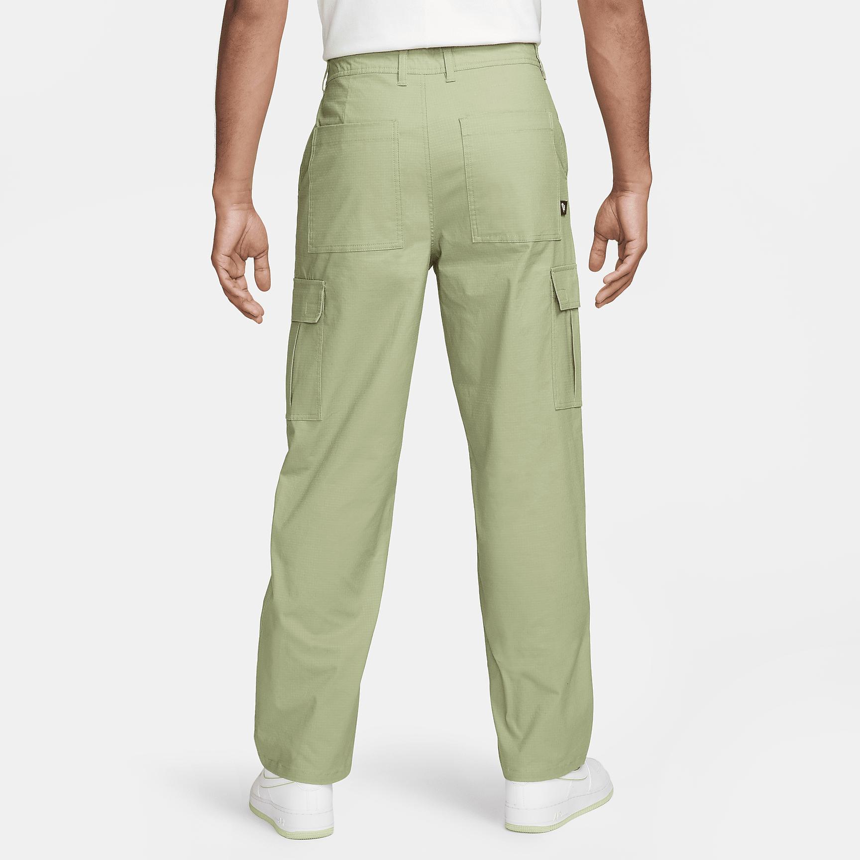 Nike Men's Club Cargo Pants Product Image