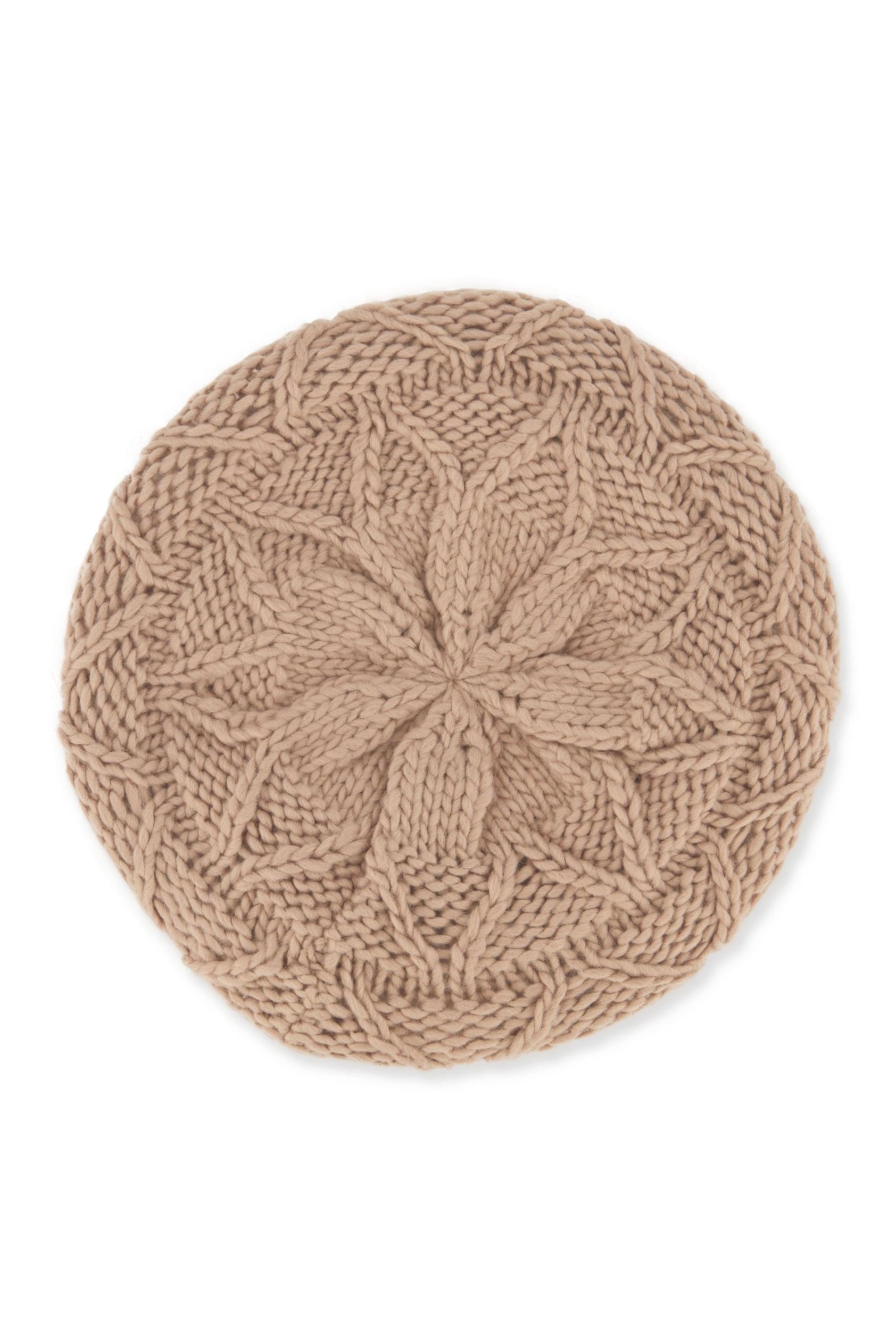 Aran Knit Beret Female Product Image