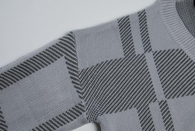 RT No. 3218 GRAY PLAID CARDIGAN Product Image