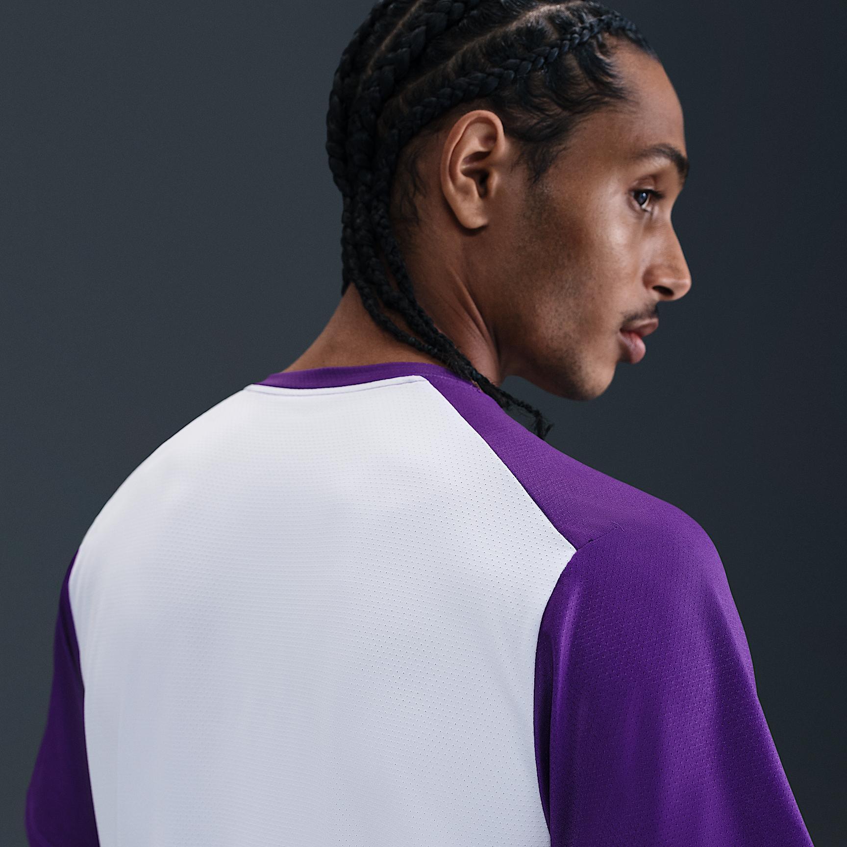 NikeCourt Advantage Men's Tennis Top Product Image