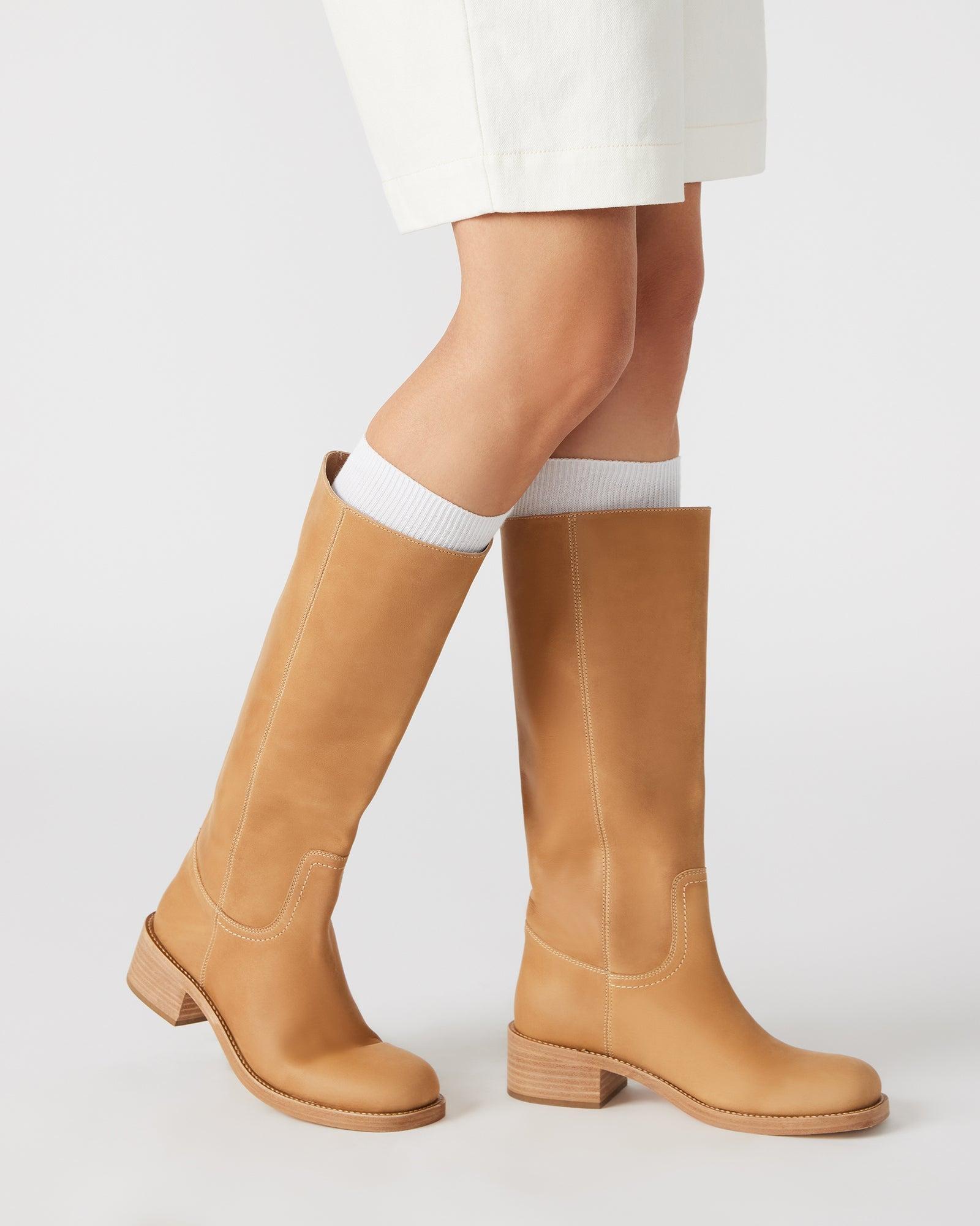 RIGGS BANANA LEATHER Female Product Image