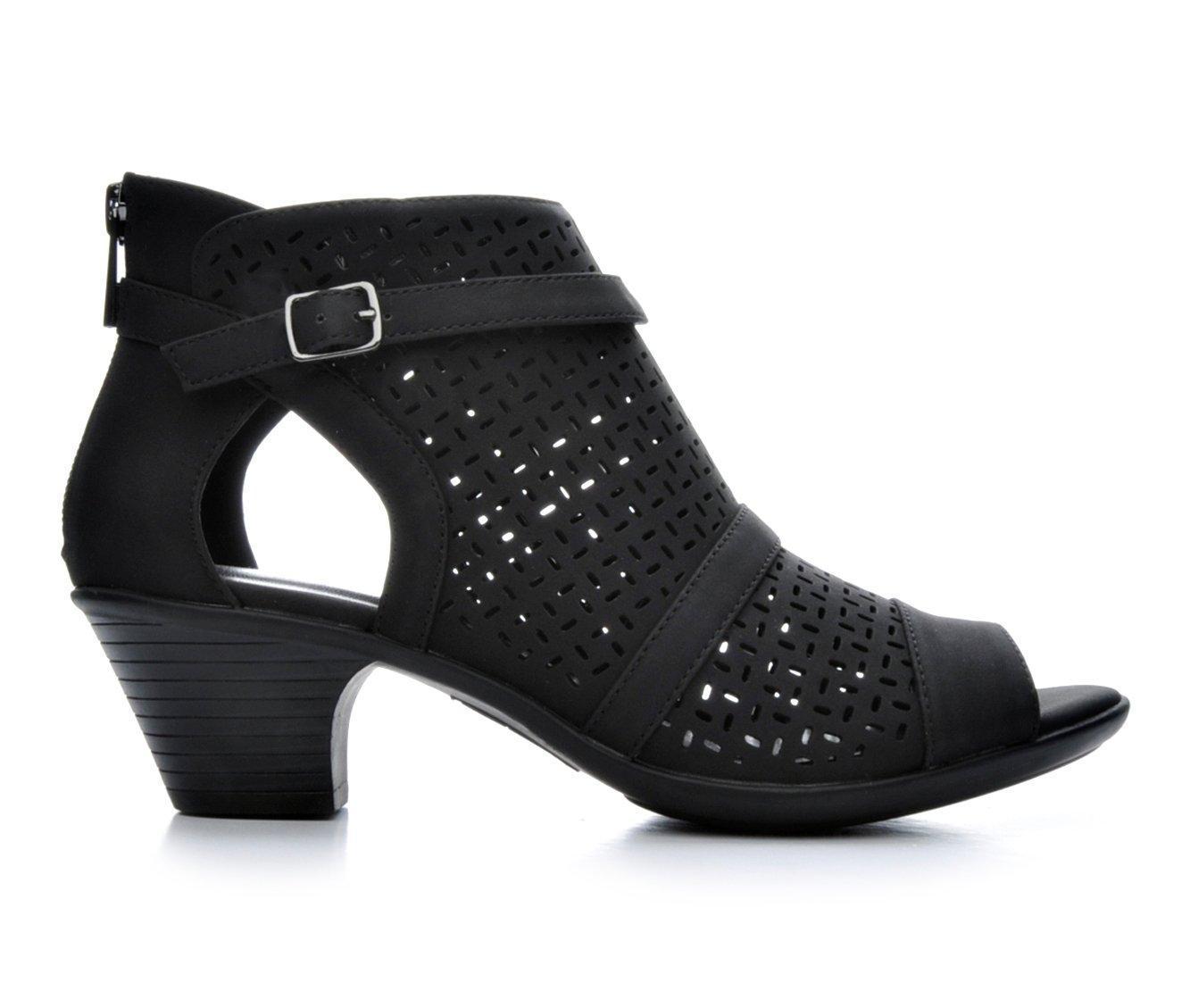Women's Easy Street Carrigan Booties Product Image