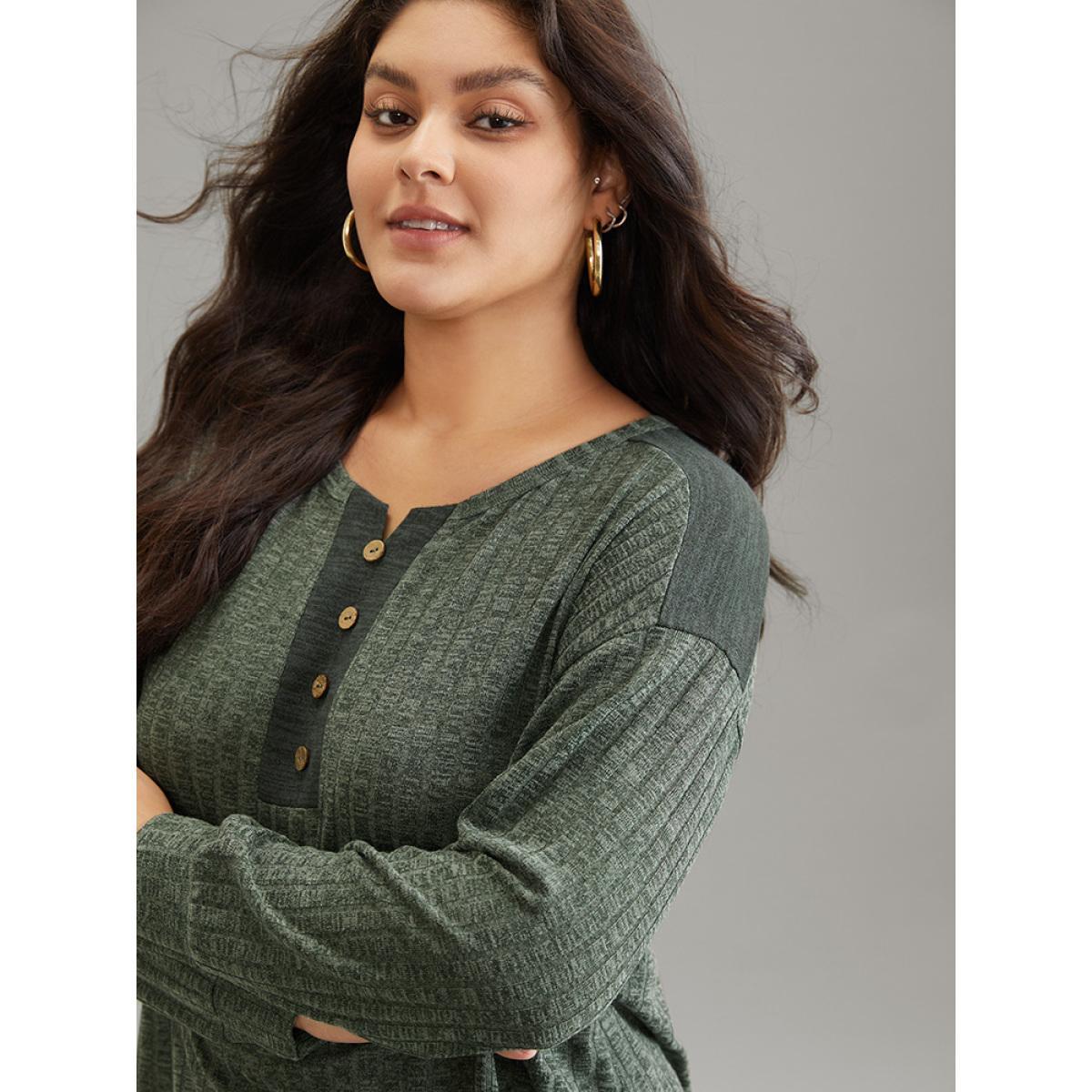 Plus Size Plain Button Detail Round Neck Rib Knit T-shirt Green Women Casual Texture Plain Round Neck Everyday T-shirts BloomChic 14-16/1X Product Image