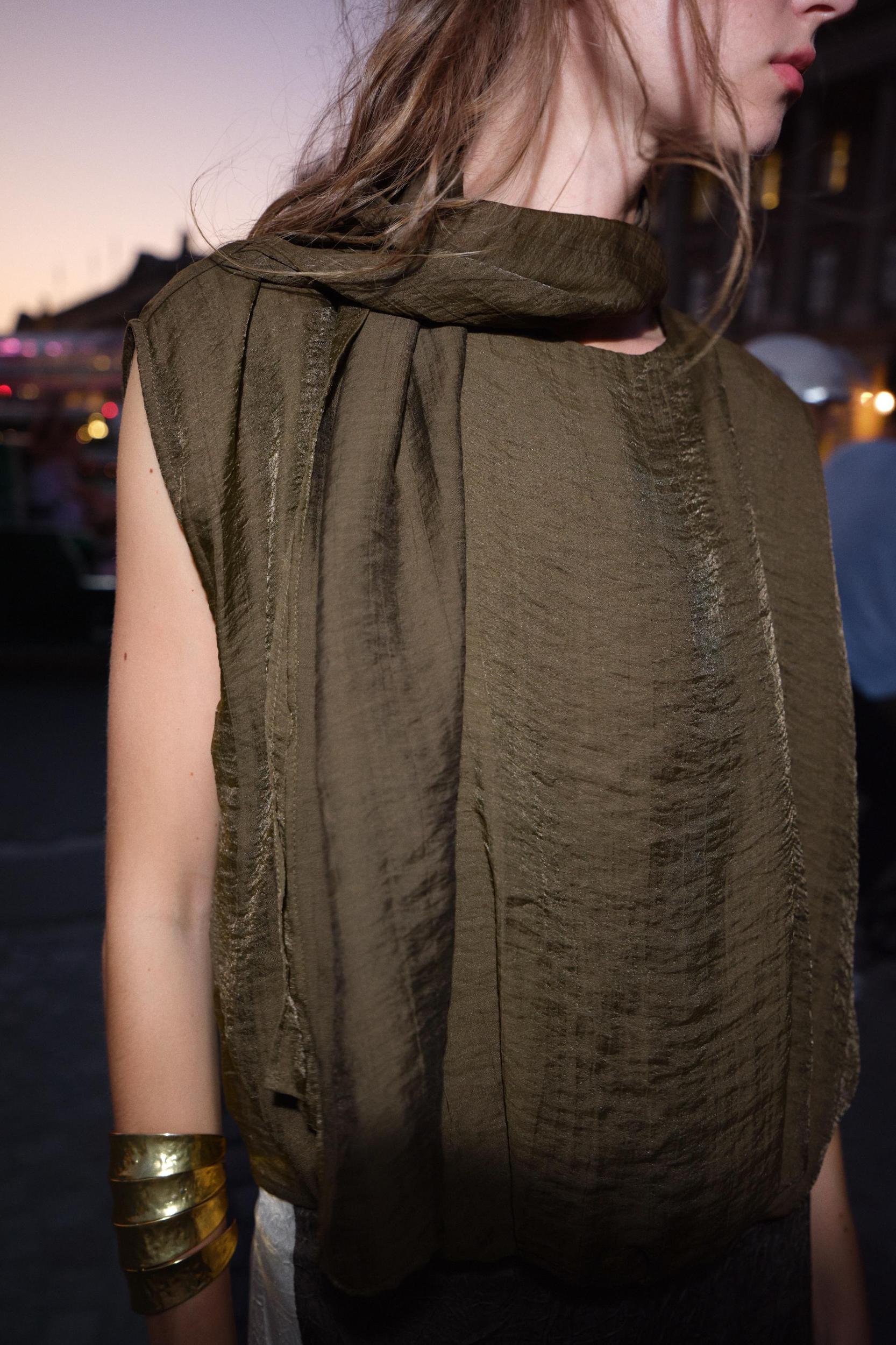 FLOWY SCARF TOP Product Image