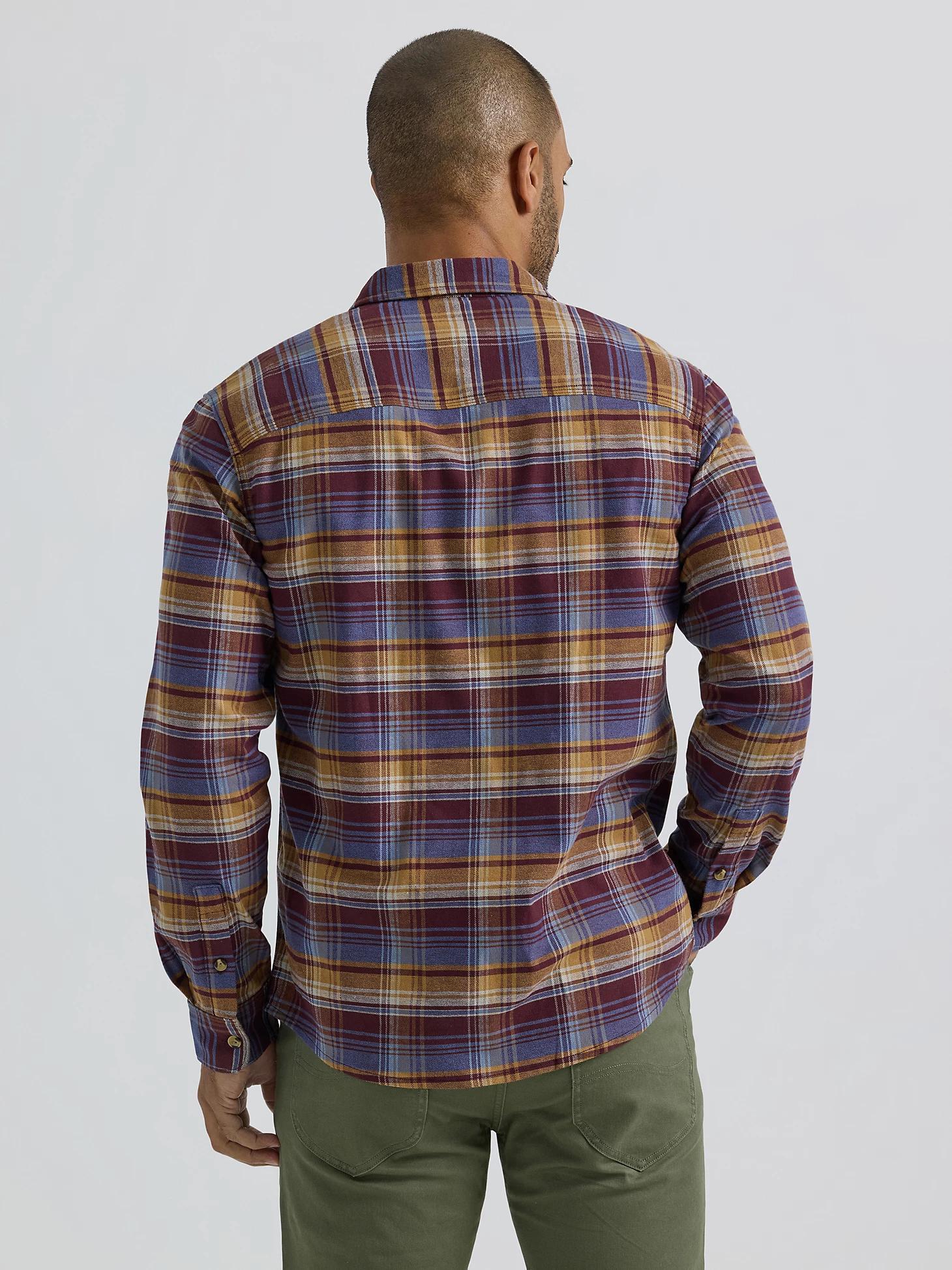 Men's Extreme Motion Working West Plaid Flannel Shirt | Men's Tops & Tees | Lee® Product Image