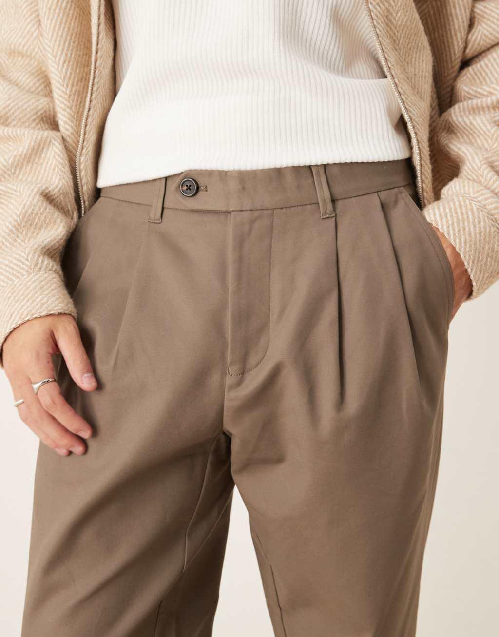 Selected Homme tapered adam pleated pants in tan Product Image
