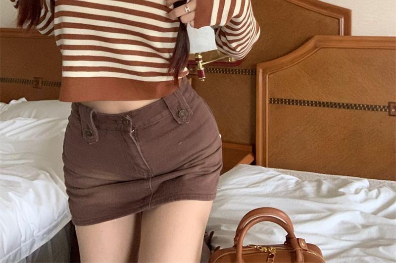Long-Sleeve Scoop Neck Striped Knit Top Product Image