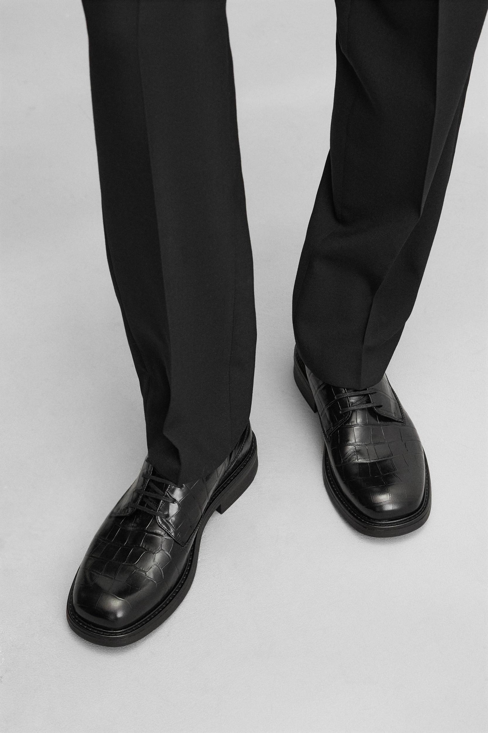 EMBOSSED LEATHER SHOE Product Image