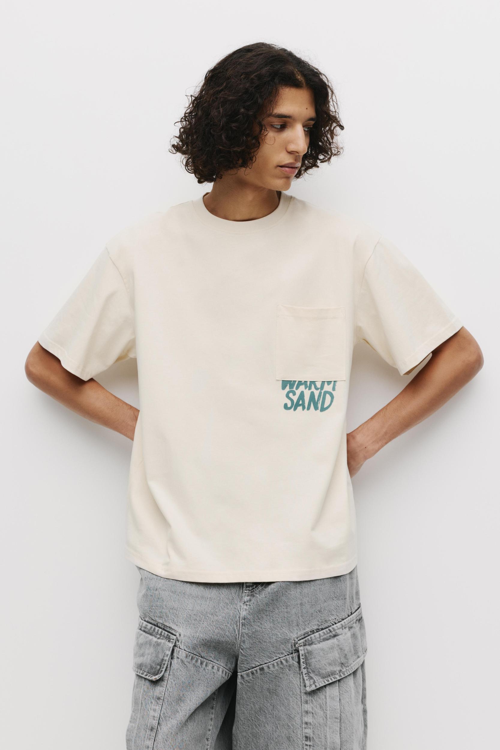 Beige T-shirt with pocket Product Image