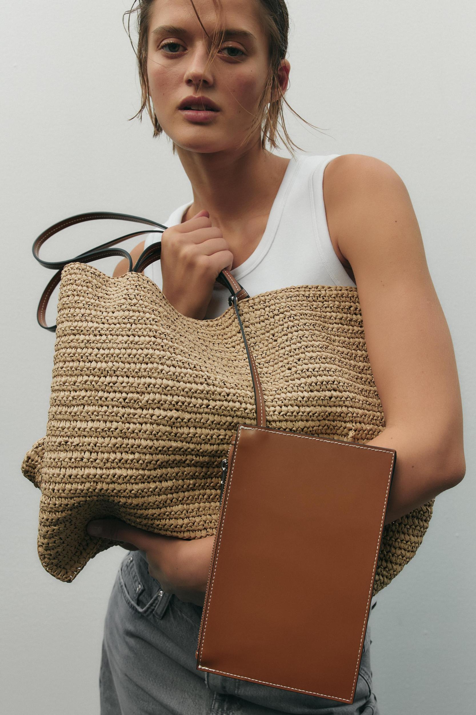 WOVEN TOTE BAG Product Image