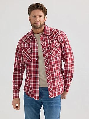 Men's Wrangler Retro® Long Sleeve Sawtooth Snap Pocket Western Shirt in Cherry Product Image