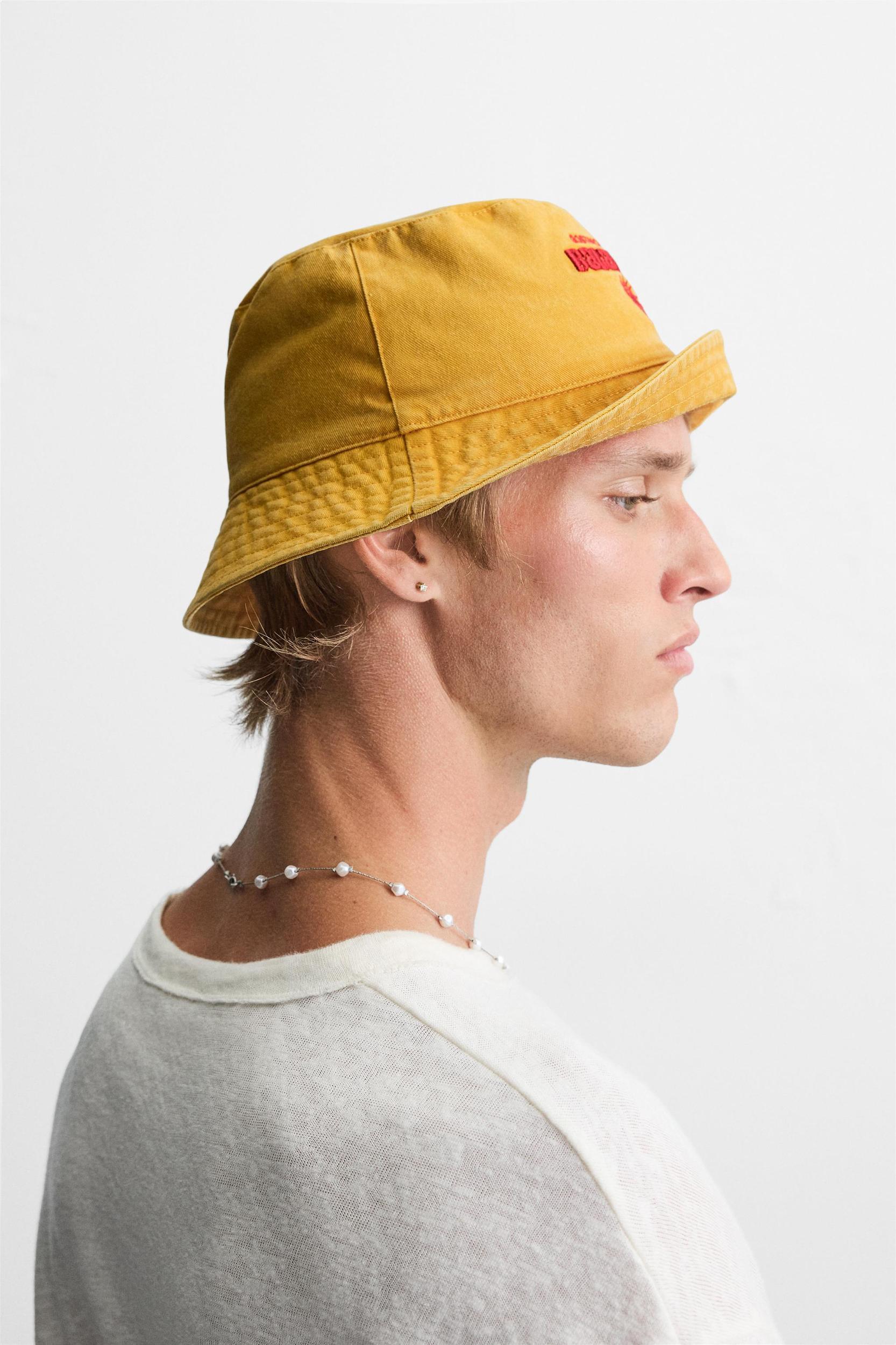 CONTRAST EMBROIDERY BUCKET HAT Product Image