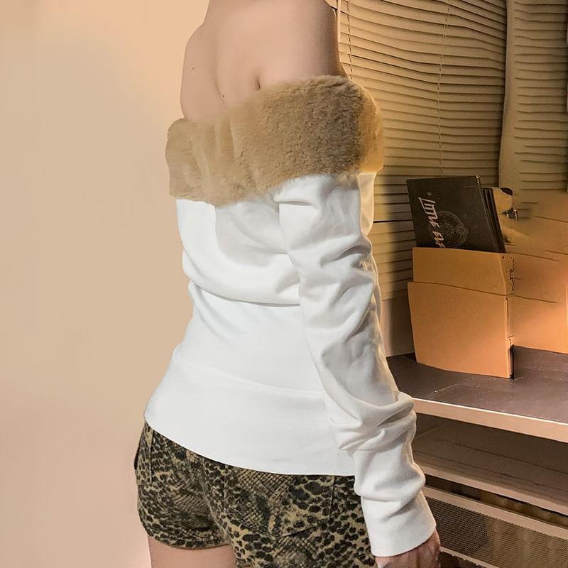 Long Sleeve Faux Fur Trim Star Embroidered Slim-Fit Top Product Image