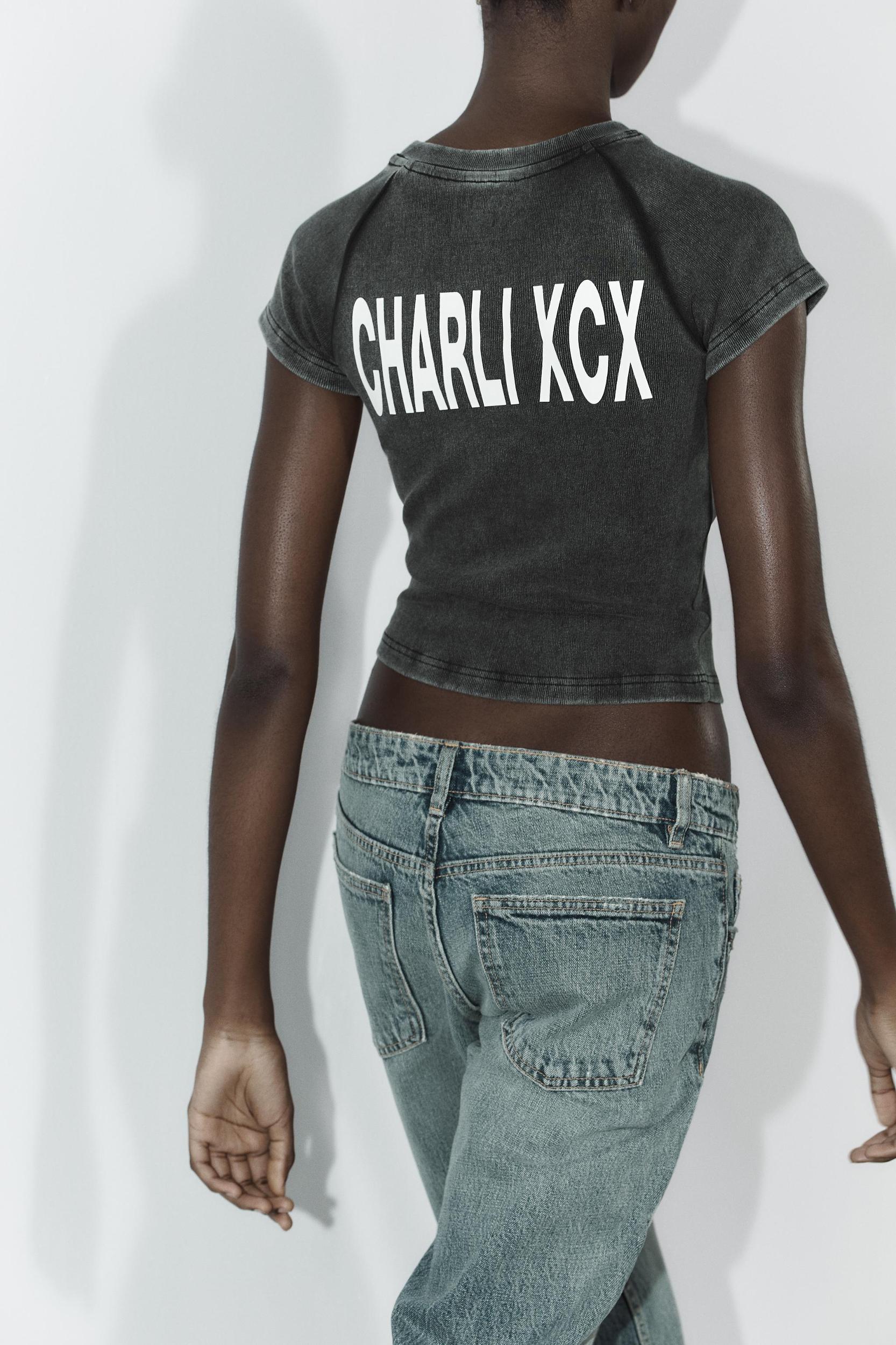 CHARLI XCX© WASHED EFFECT T-SHIRT Product Image