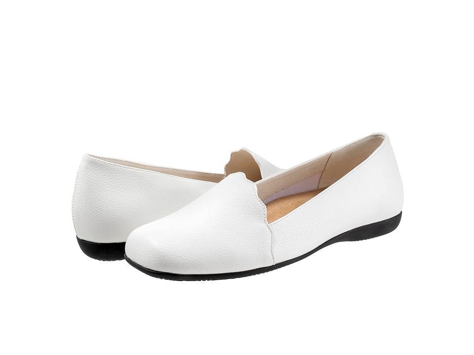 Trotters Sage Patent Scalloped Detail Slip Product Image