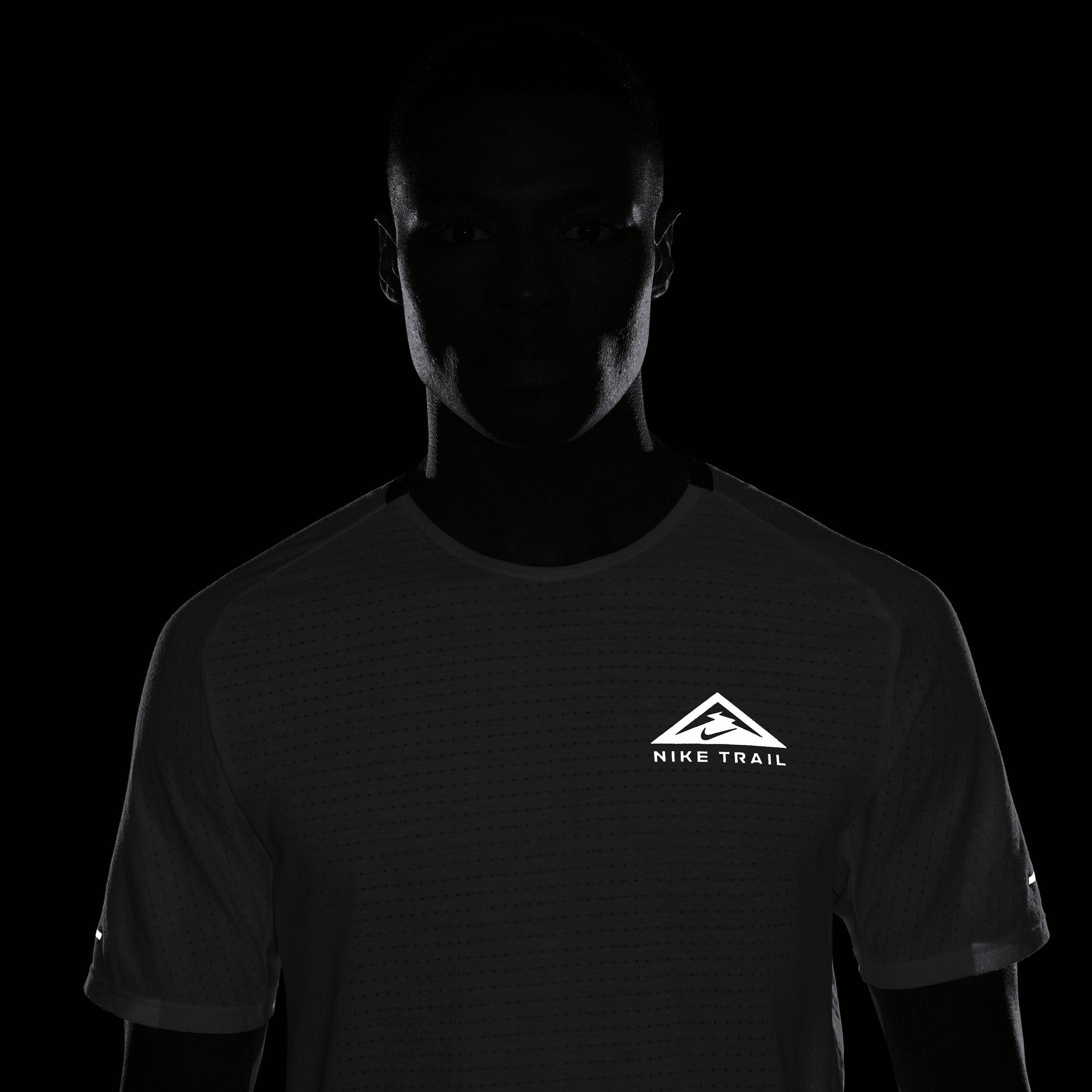 Nike Men's Trail Solar Chase Dri-FIT Short-Sleeve Running Top Product Image