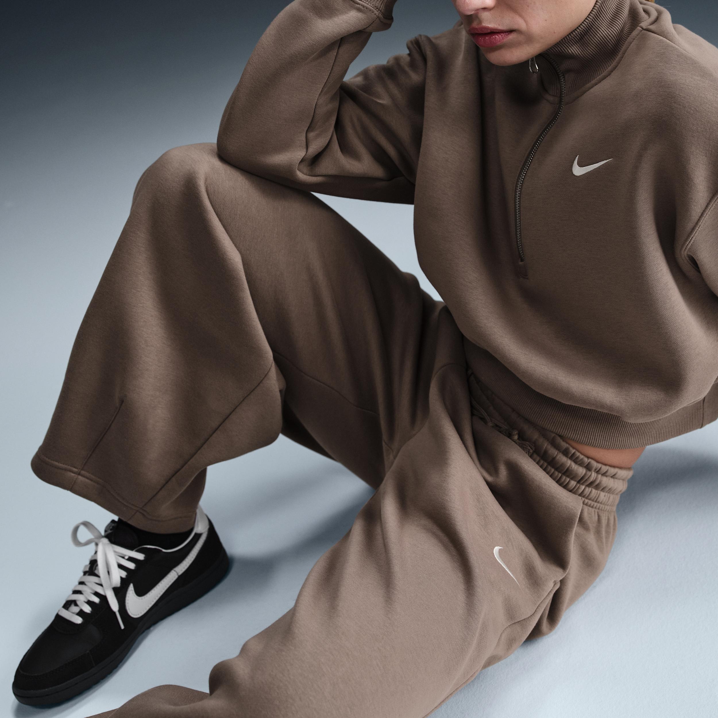Women's Nike Sportswear Phoenix Fleece Mid-Rise Oversized Tapered Pants Product Image
