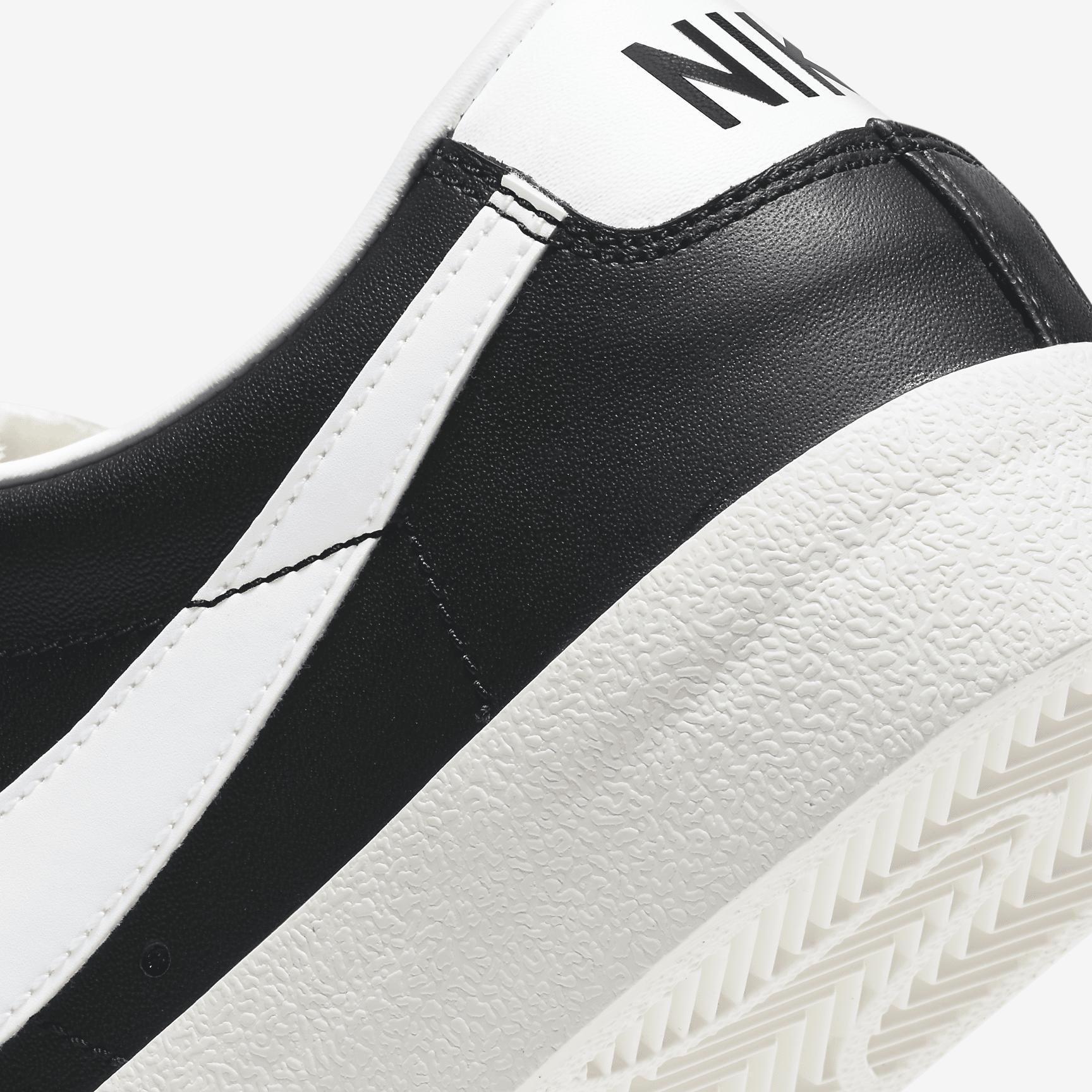 Nike Men's Blazer Low '77 Vintage Shoes Product Image