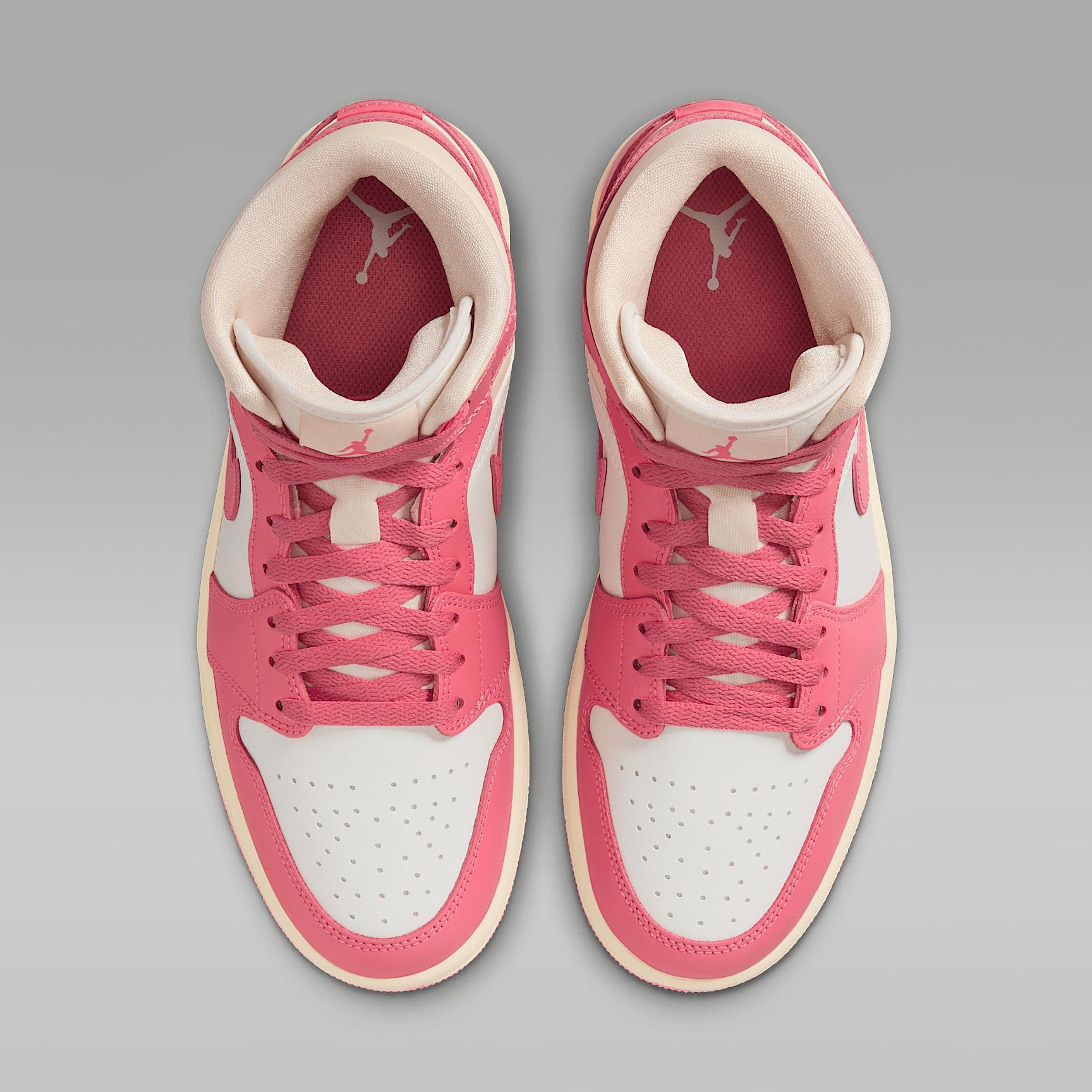 Women's Air Jordan 1 Mid Shoes Product Image