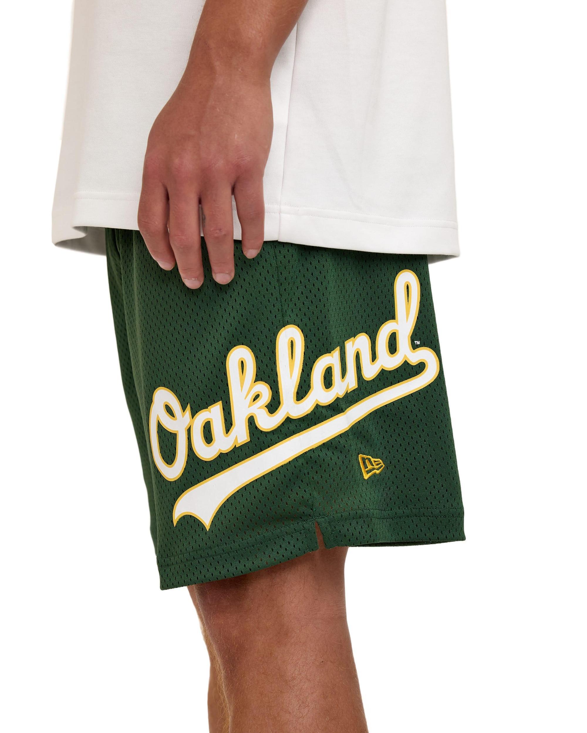 Atlanta Braves Summer Shorts Male Product Image