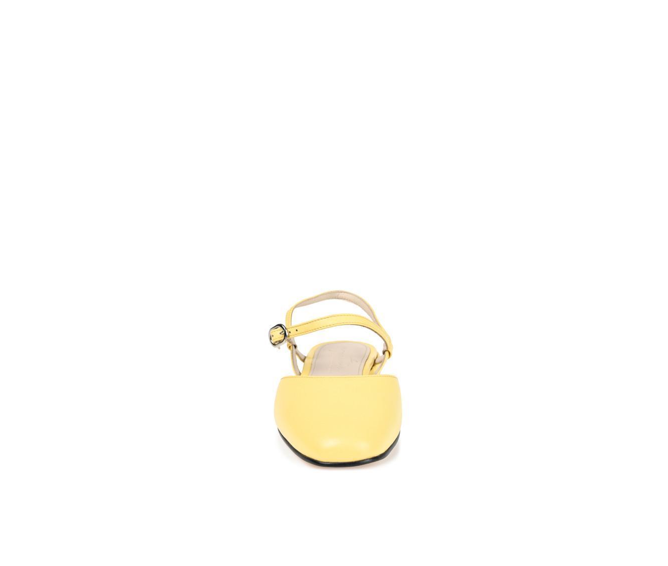 Women's Journee Signature Amannda Flats Product Image