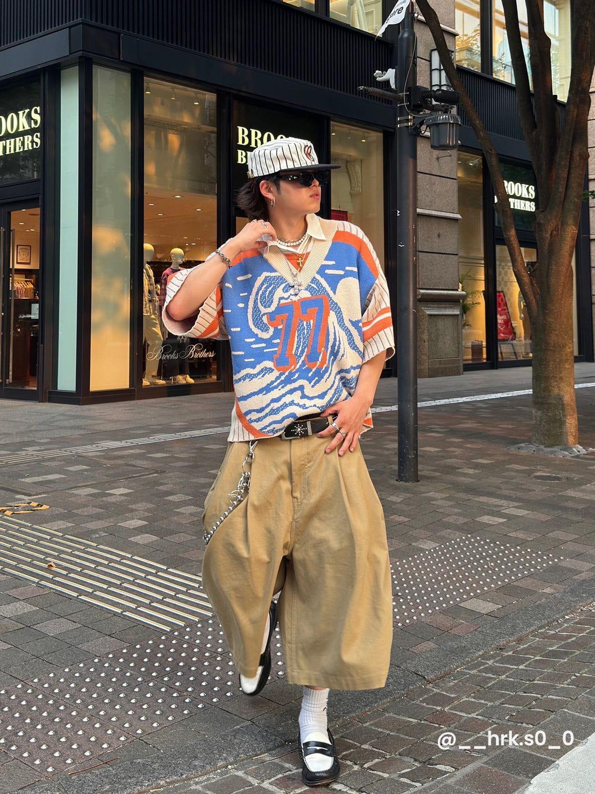 Aelfric Eden 77 V-neck Make Waves Knit Tee Product Image