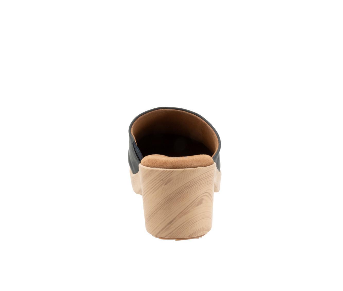 Women's Softwalk Felida Clogs Product Image