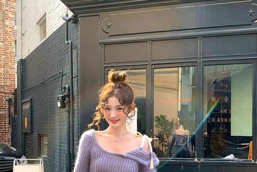 Long-Sleeve Cold Shoulder Plain Asymmetrical Slim Fit Knit Top Product Image