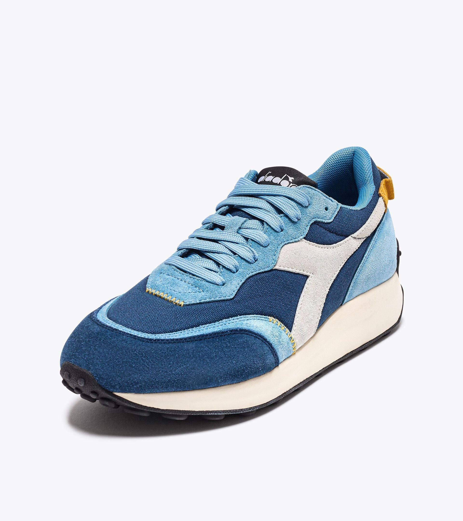 RACE SUEDE SW Product Image
