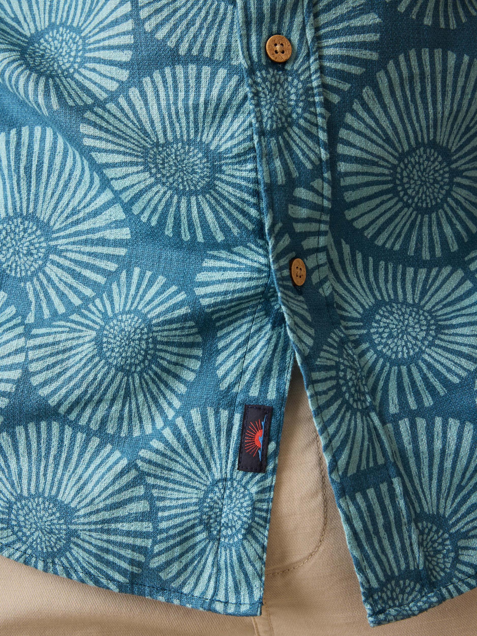 Short-Sleeve Breeze Shirt - Stormy Sea Floral Male Product Image