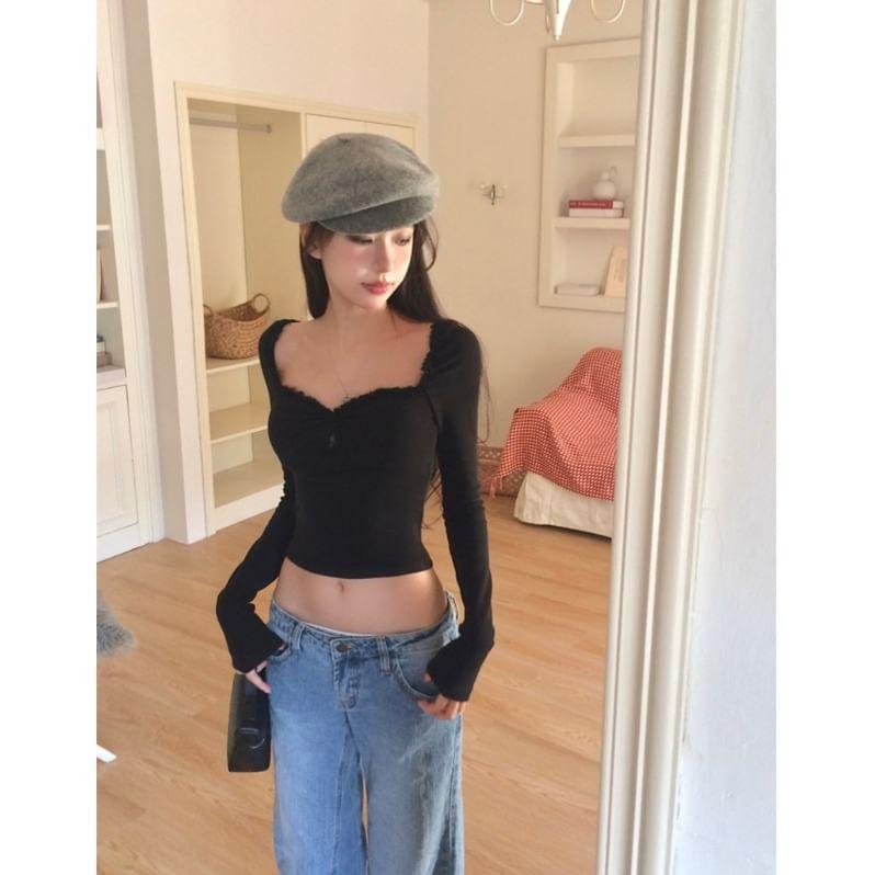 Long-Sleeve V-Neck Plain Lace Trim Cutout Slim Fit Crop Tee Product Image