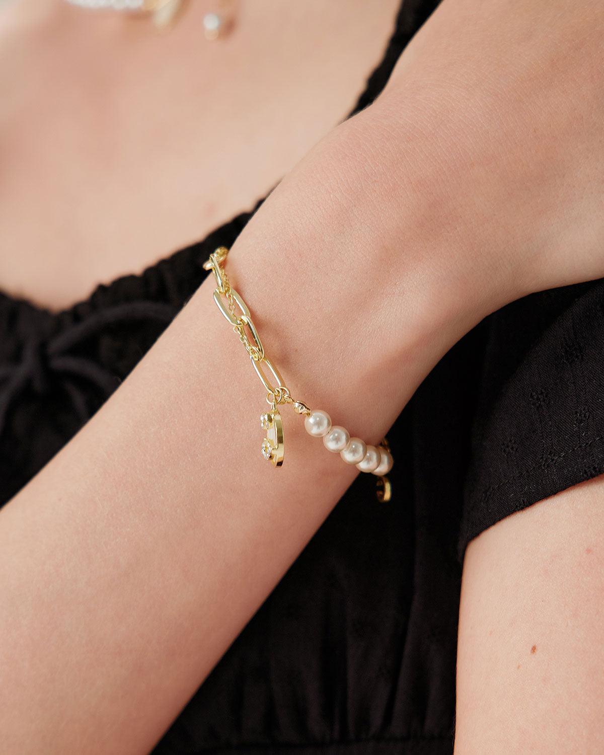 Gold Alloy Pearl Bracelet Product Image