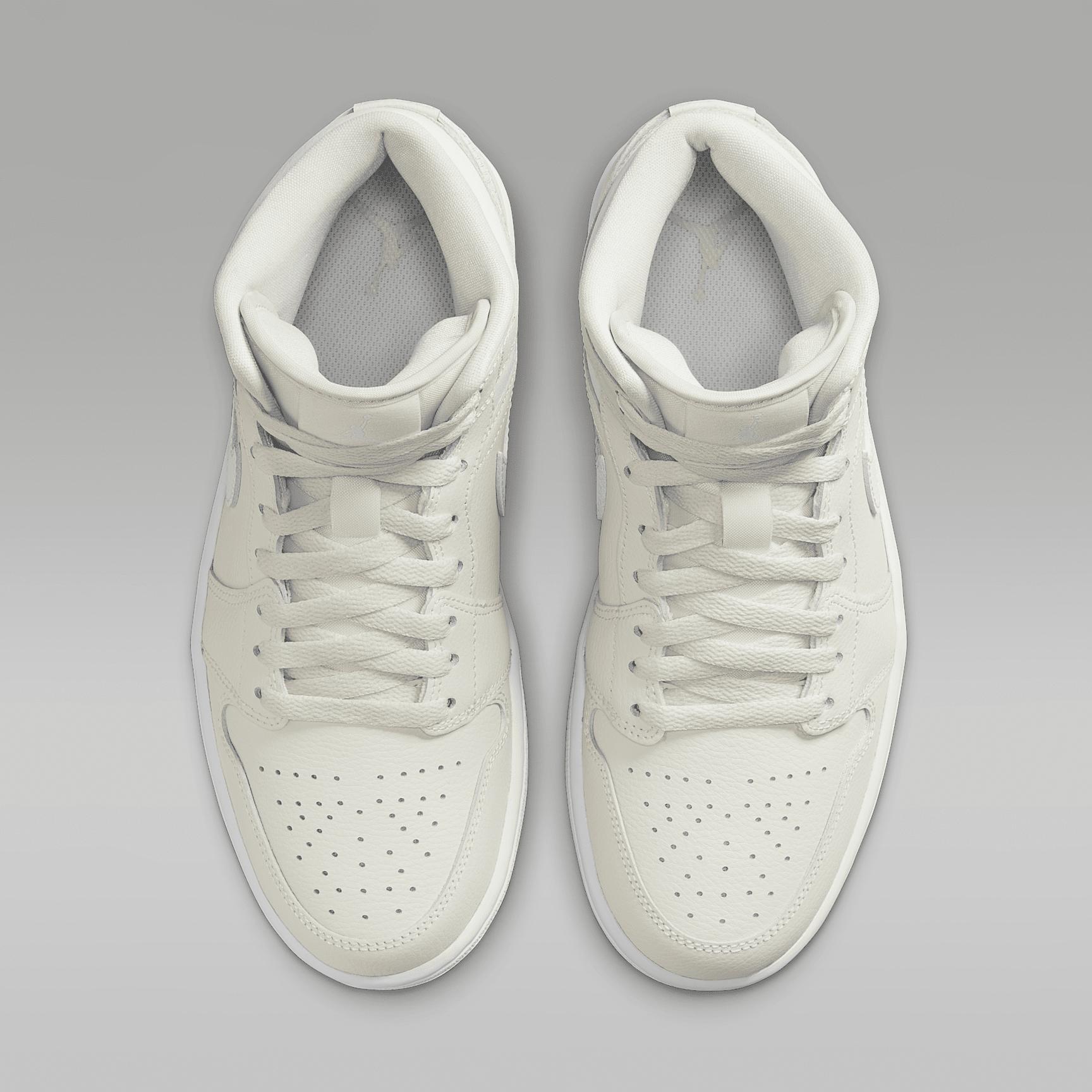 Women's Air Jordan 1 Mid Shoes Product Image