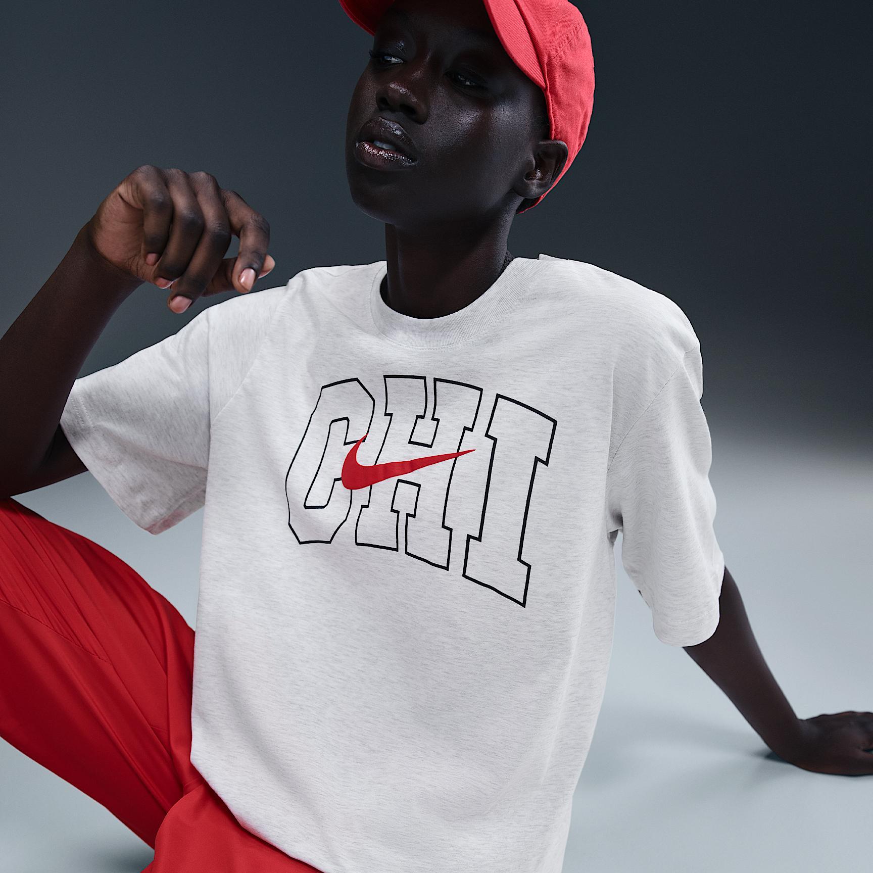 Nike Sportswear Women's Graphic T-Shirt Product Image