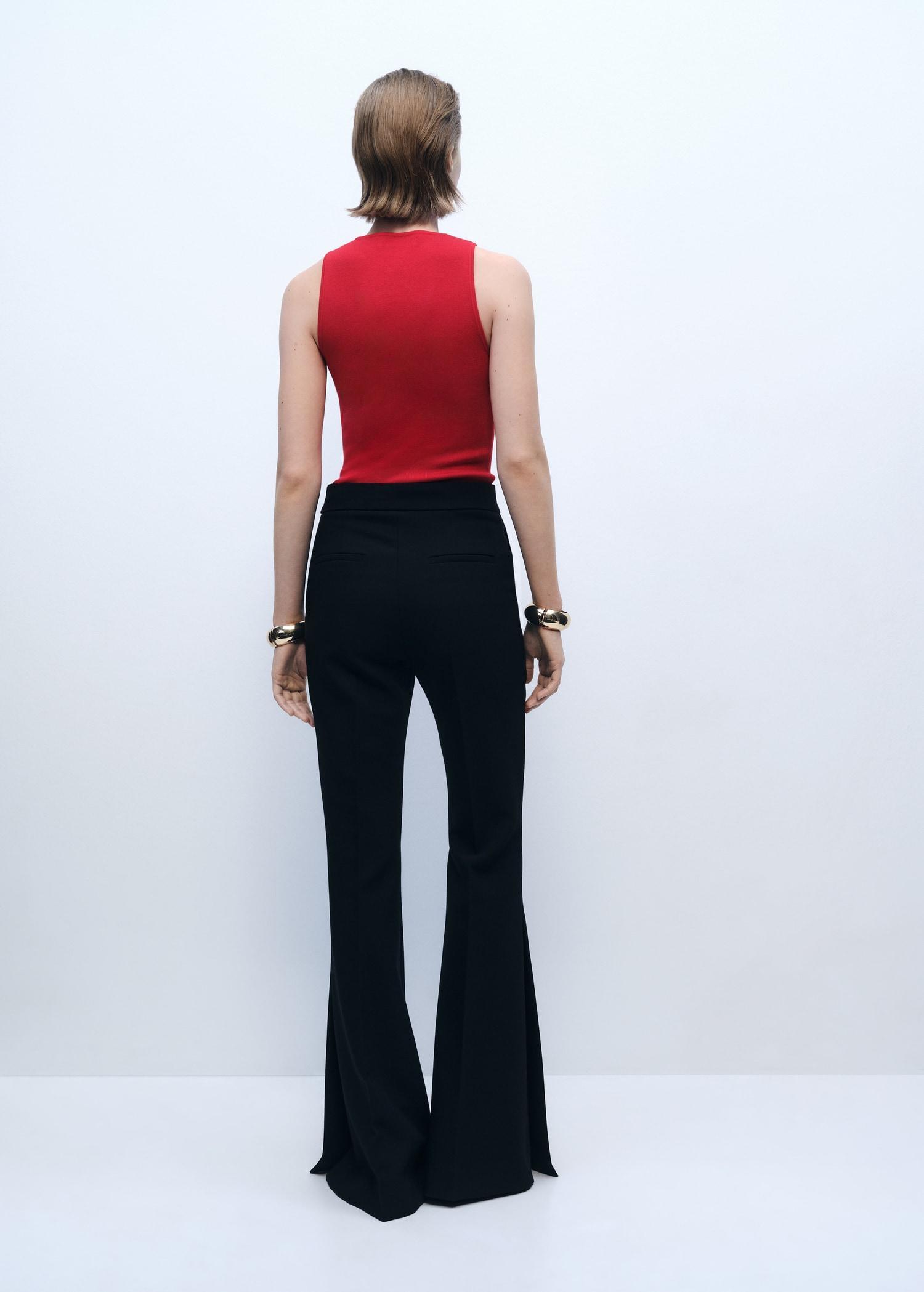 Sleeveless fitted knitted top - Women | MANGO USA Product Image