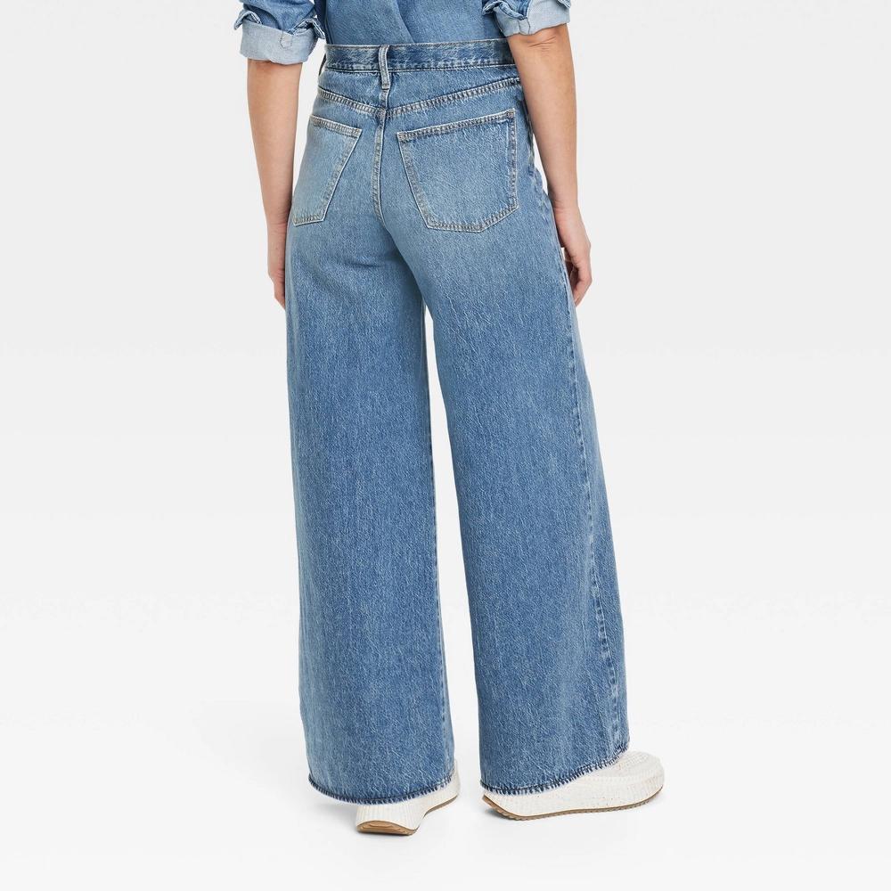 Women's Mid-Rise Super Wide Leg Jeans - Universal Thread™ Product Image