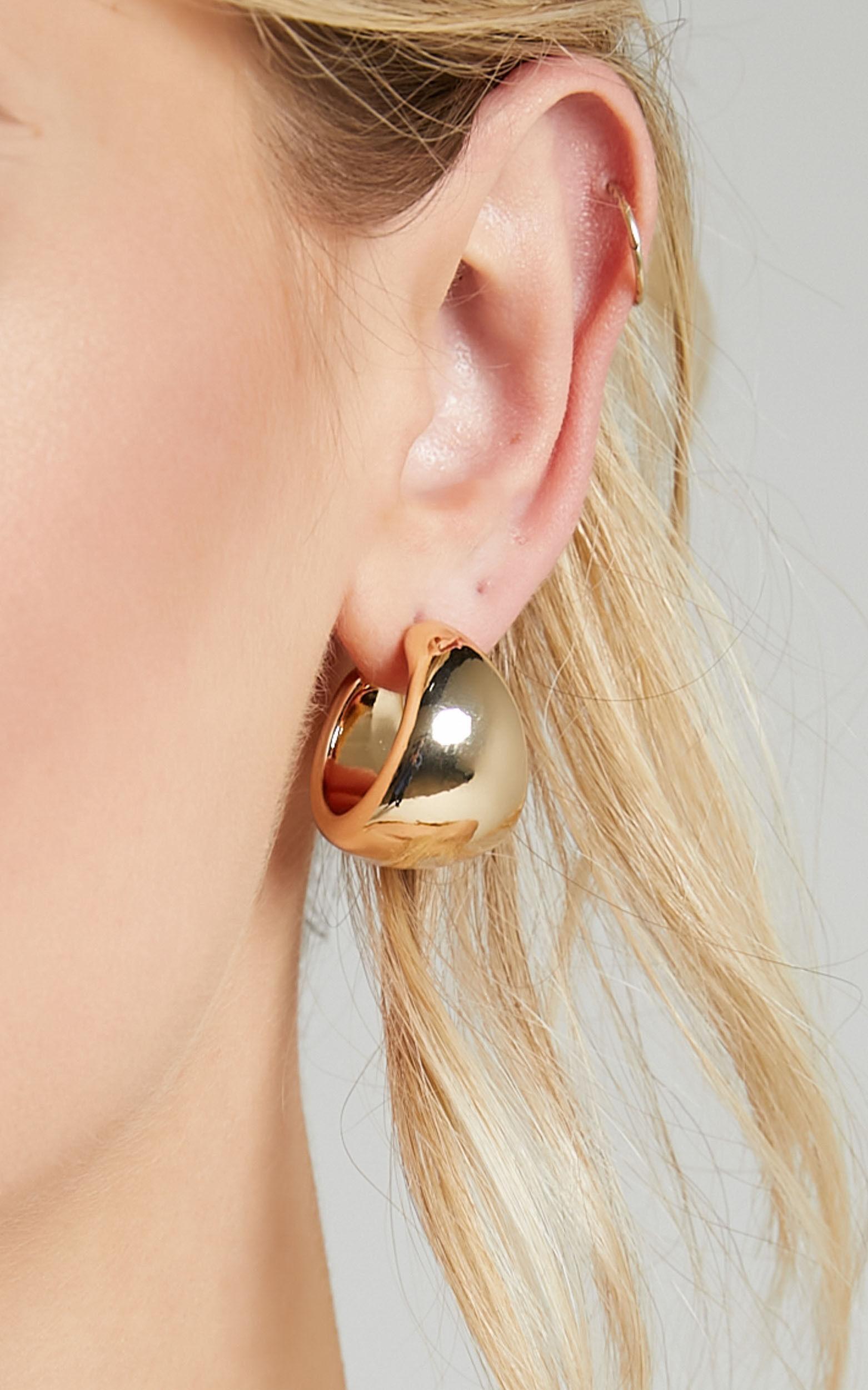 Thia Earrings in Gold Product Image