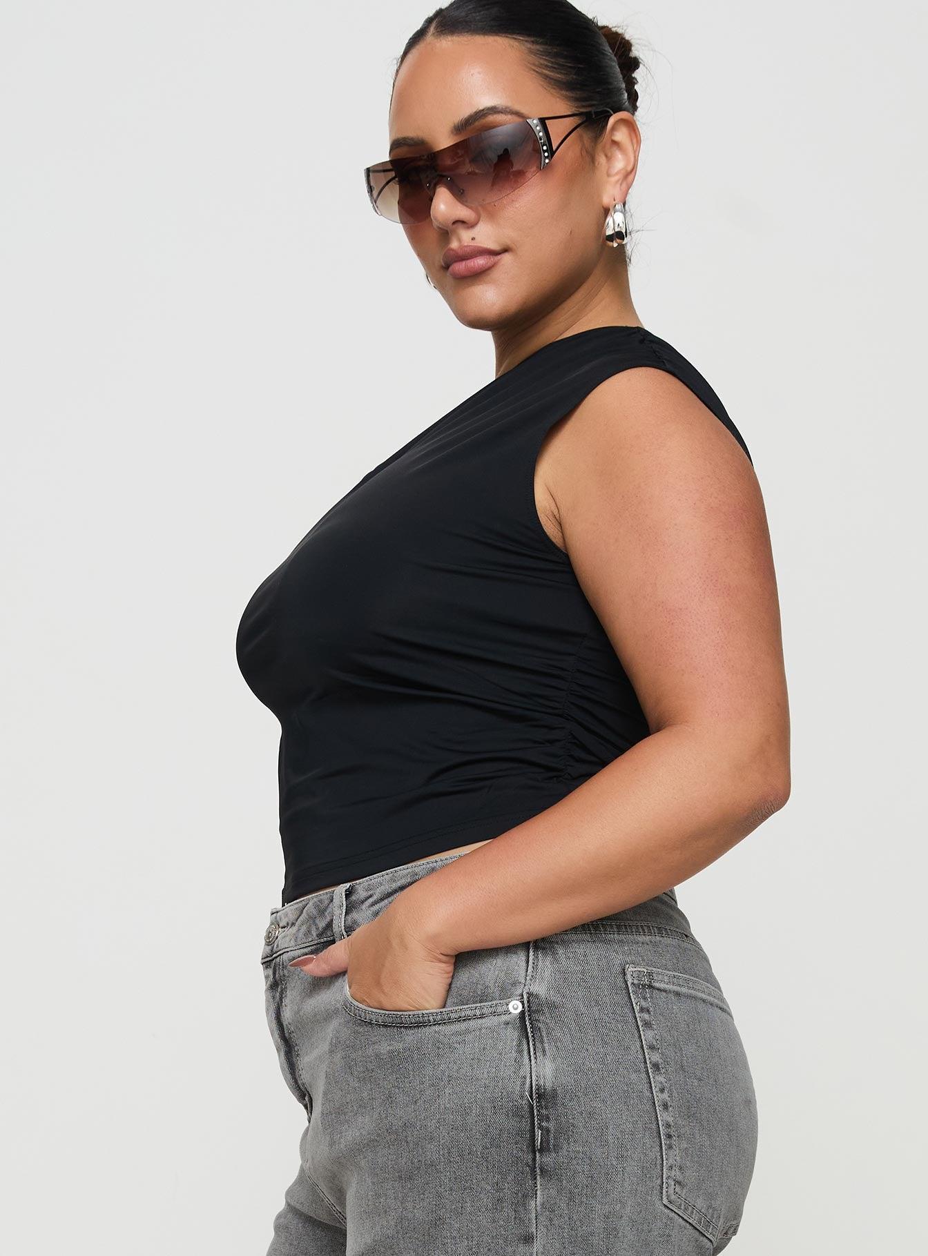 Ander Top Black Curve Product Image