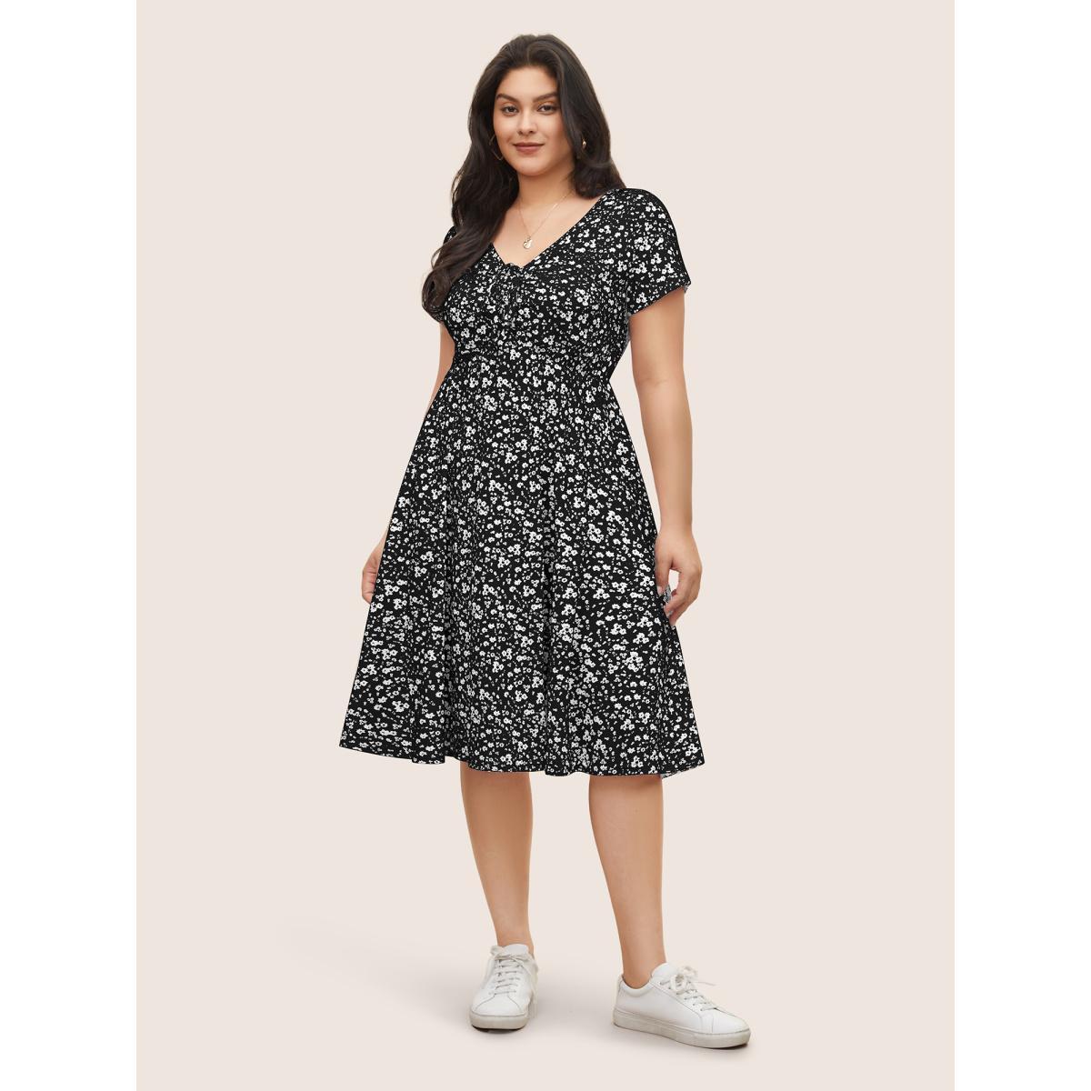 Plus Size Ditsy Floral Elastic Waist Knot Drawstring Dress Black Women Casual Non V-neck Short sleeve Curvy Midi Dress BloomChic 14-16/1X Product Image