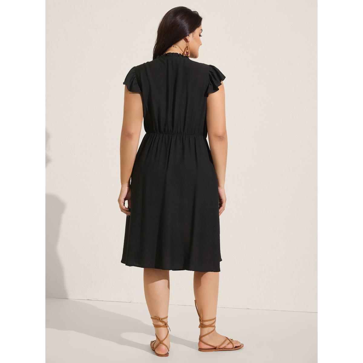 Plus Size Floral Embroidered Notched Collar Midi Dress Black Women Flat collar with V-notch Cap Sleeve Curvy BloomChic 12/L Product Image