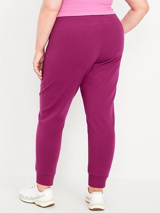 High-Waisted Dynamic Fleece Joggers Product Image
