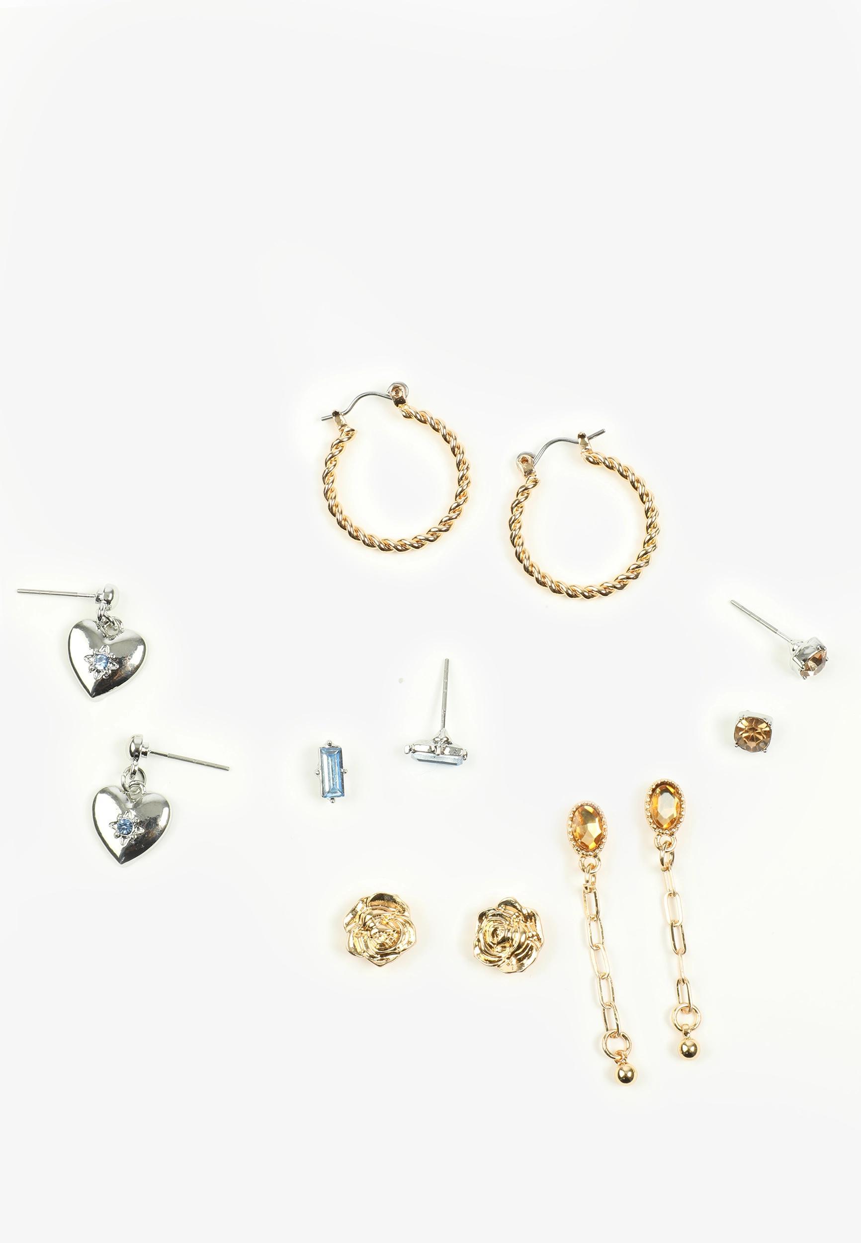 Gold Star Charm Bracelet Product Image