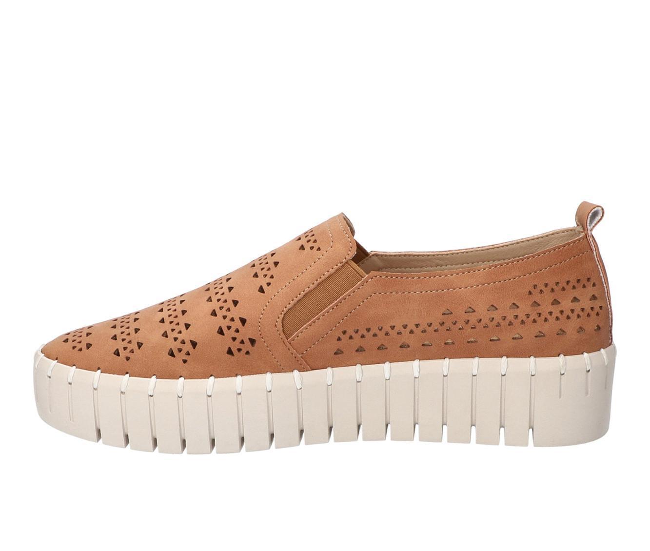 Women's Easy Street Peppy Sneakers Product Image