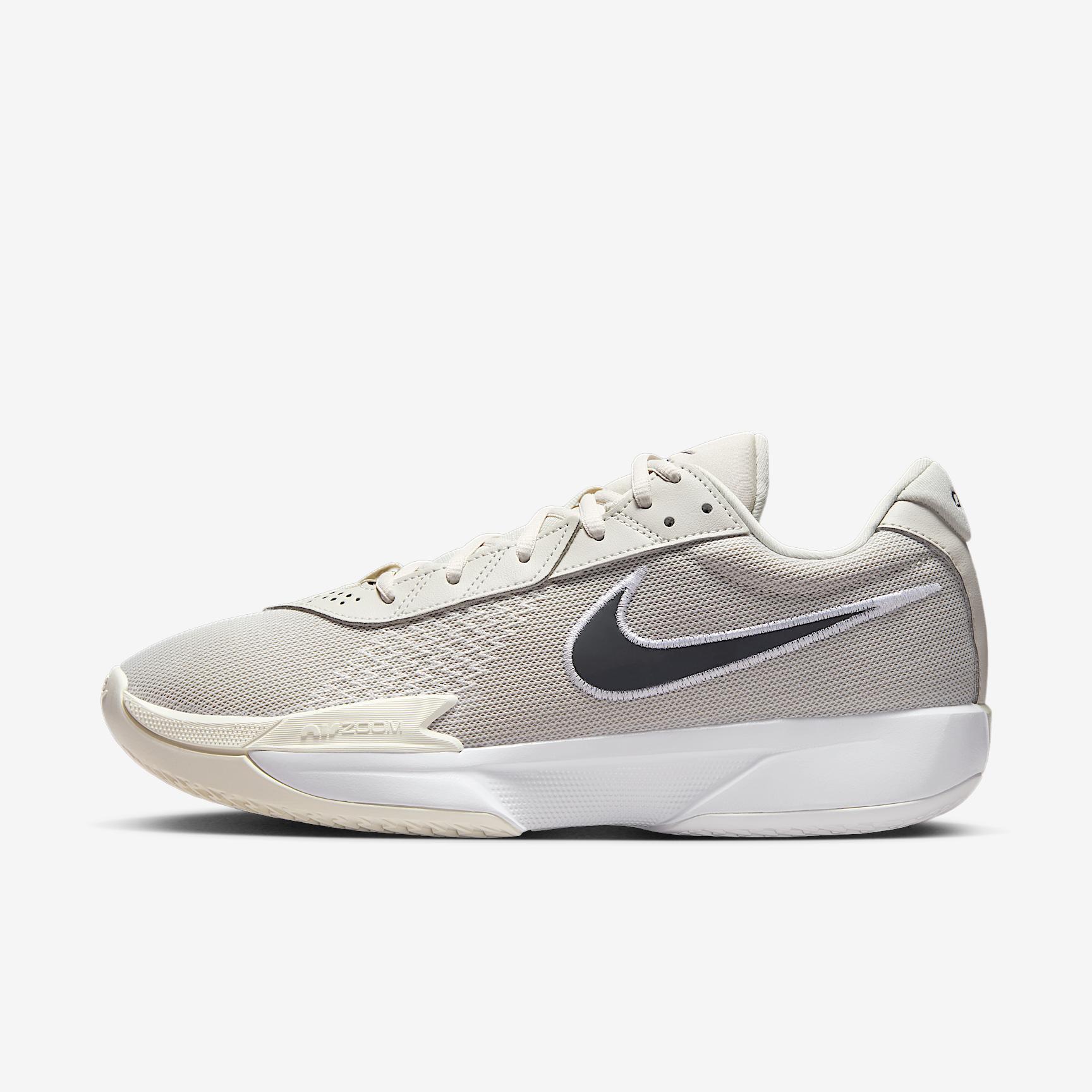 Nike Men's G.T. Cut Academy Basketball Shoes Product Image