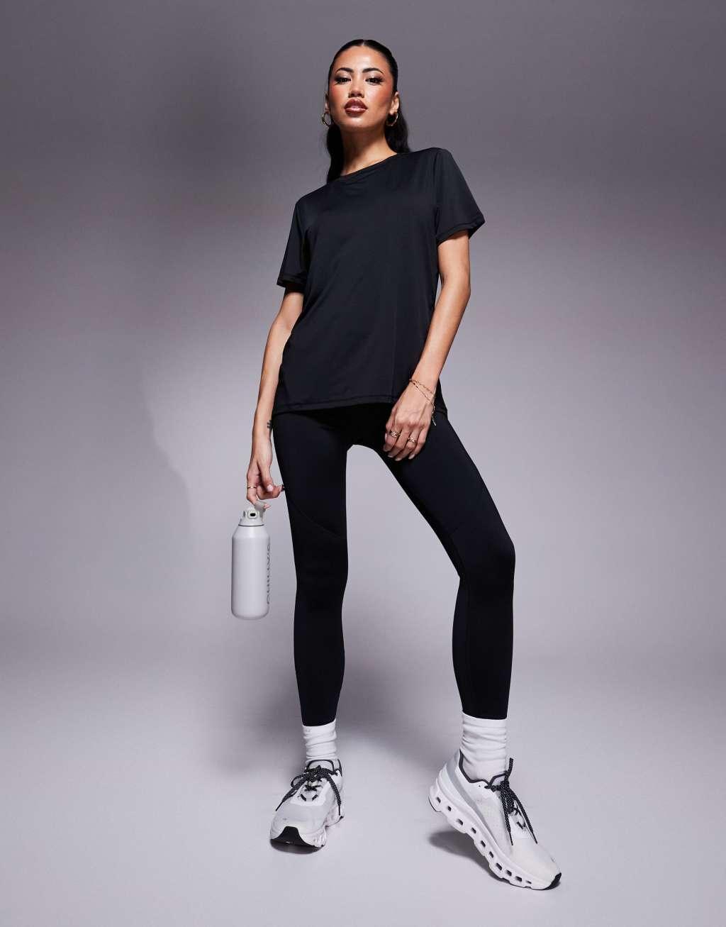 4505 Icon quick dry performance t-shirt in black  Product Image