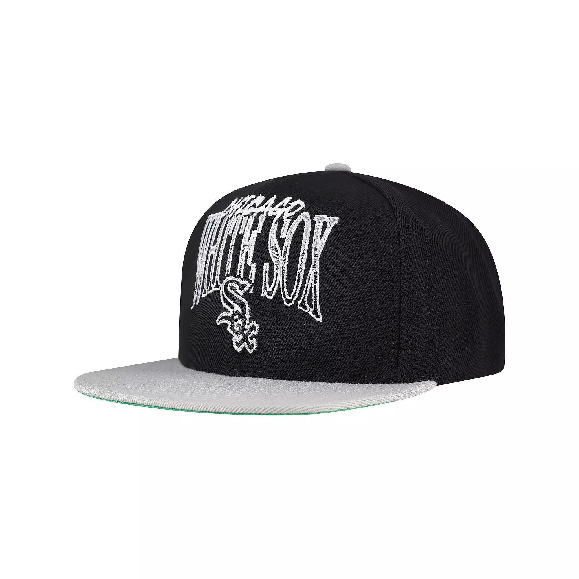 Men's Mitchell & Ness Black Chicago White Sox Rise Up Snapback Hat Product Image