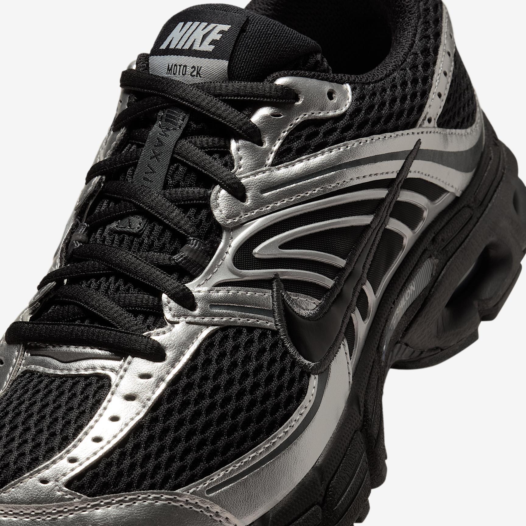 Nike Women's Air Max Moto 2K Shoes Product Image
